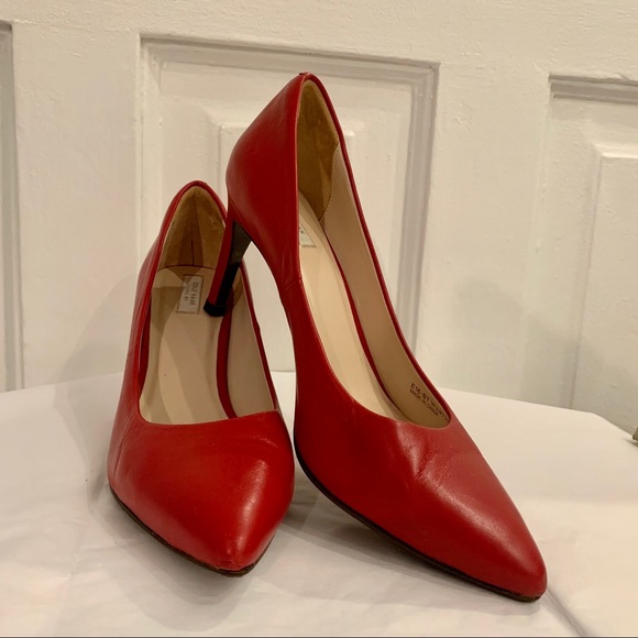Cole Haan true 9 Red Classic Heels approx 3'' 1/2- In very good condition - Picture 6 of 6